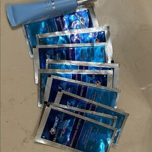 Crest 3D Whitening Strips with individual Packaging - exp at December 2025